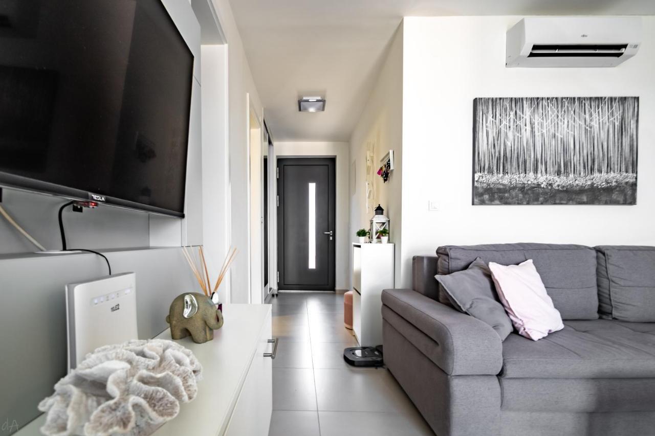 Boutique La Perla Jacuzzi Apartment Murter Exterior photo