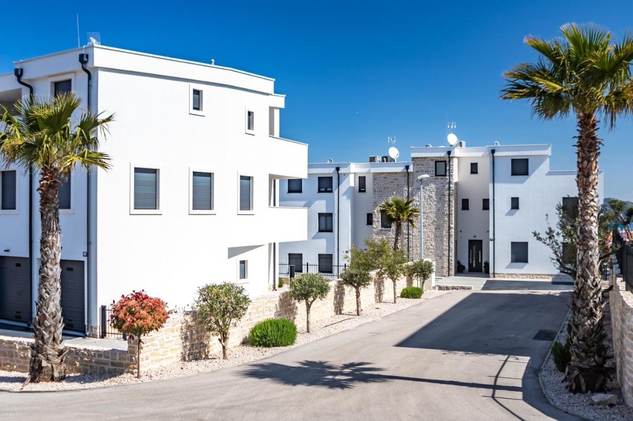 Boutique La Perla Jacuzzi Apartment Murter Exterior photo